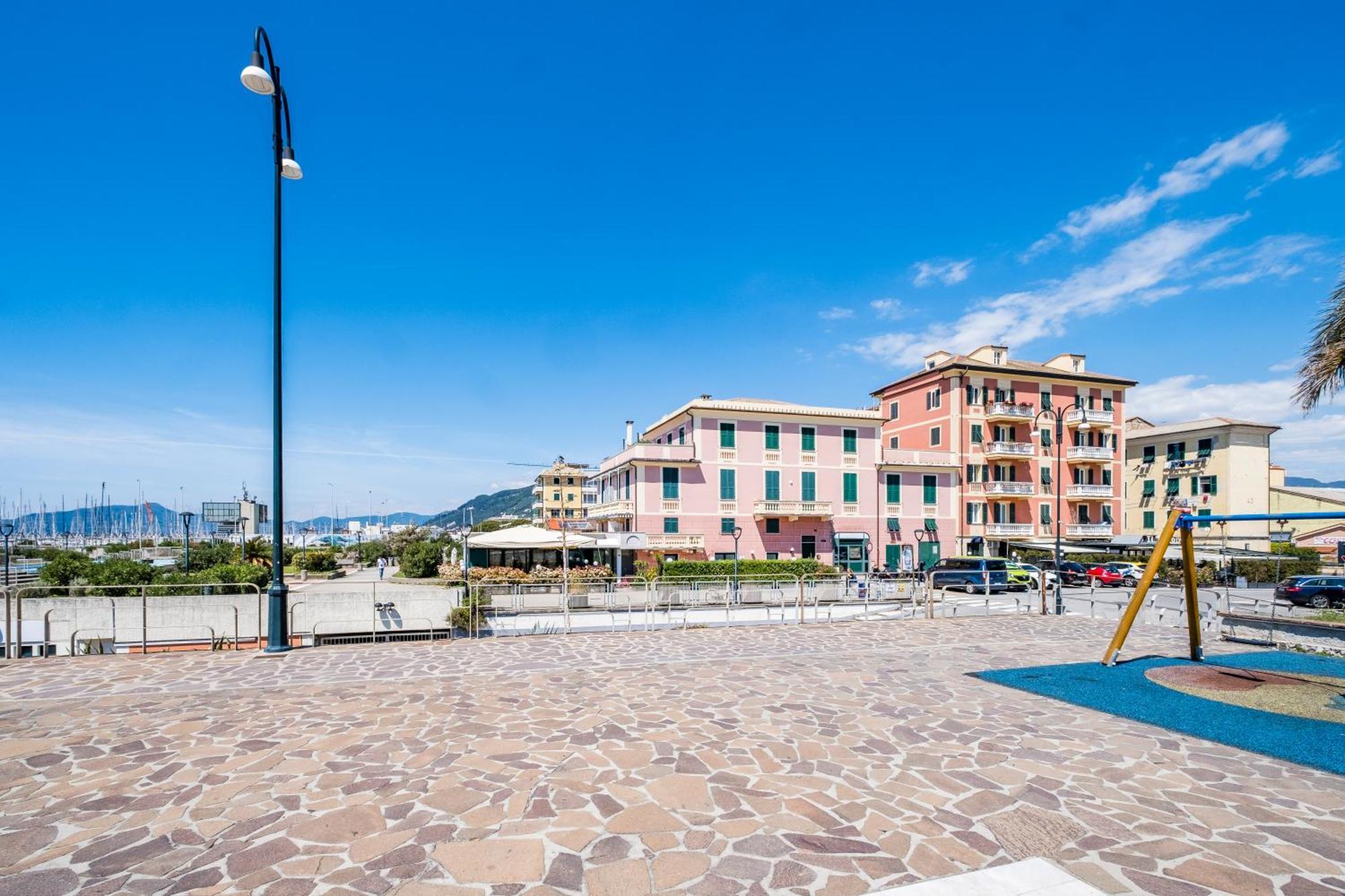Apartment La Marina